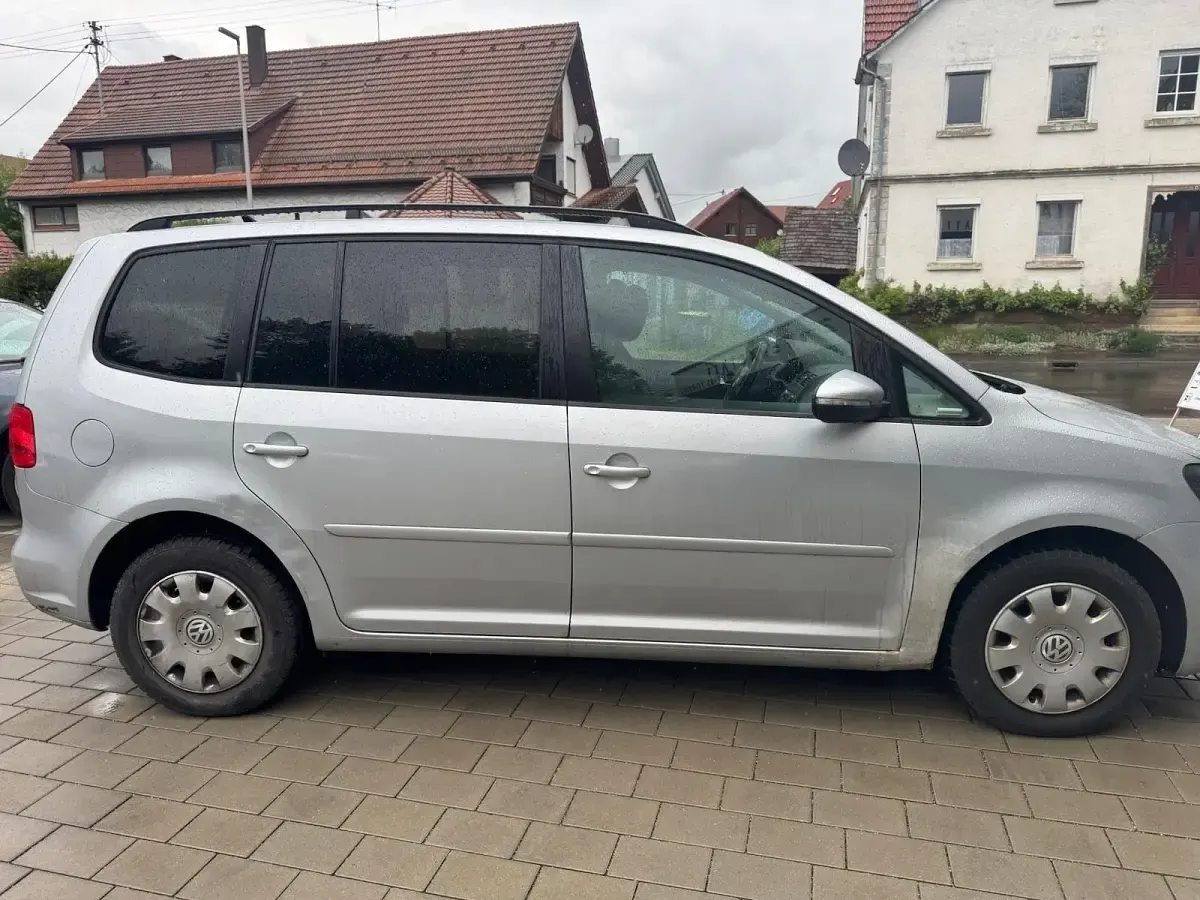 Gebraucht VW Touran 105 PS (77 kW) 2010 Grau Van / Kleinbus