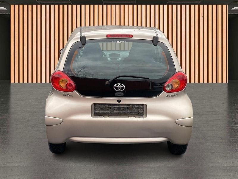 Gebraucht Toyota Aygo Basis 68 PS (50 kW) 2007 Beige Kleinwagen