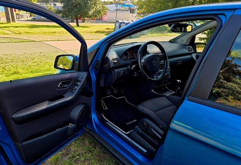 Gebraucht Mercedes A150 Elegance 95 PS (69 kW) 2008 Blau Van / Kleinbus