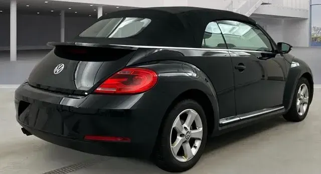 Gebraucht VW Beetle Cabriolet Design 160 PS (117 kW) 2014 Schwarz (schwarz) Cabrio
