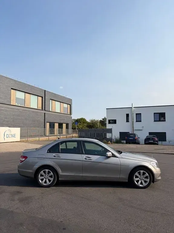 Gebraucht Mercedes C180 156 PS (114 kW) 2008 Silber Limousine