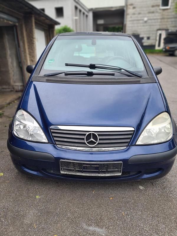 Blau Gebraucht 2002 Mercedes A170 Kleinwagen | 1.500 € (Etwas zu teuer) - Bild 1/4