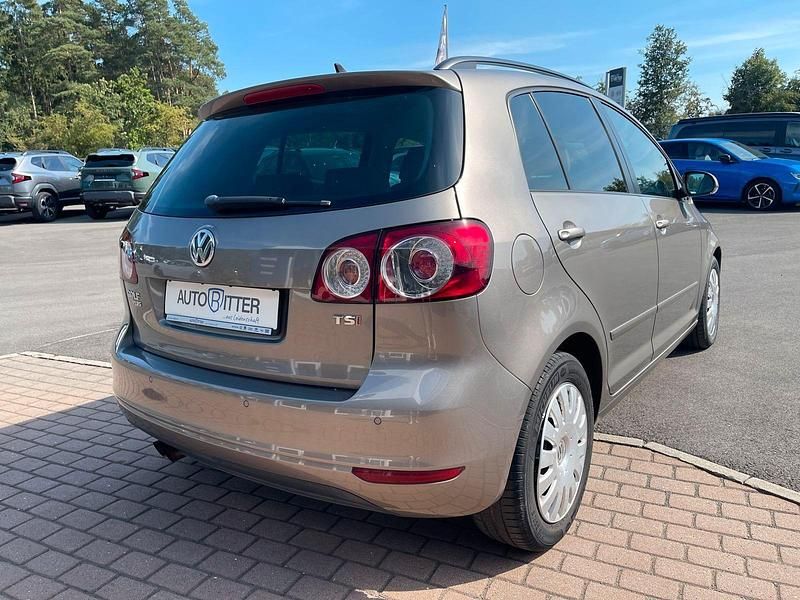 Gebraucht VW Golf VI Comfortline 122 PS (89 kW) 2009 Kaschmirbraun metallic (metallic) Kleinwagen