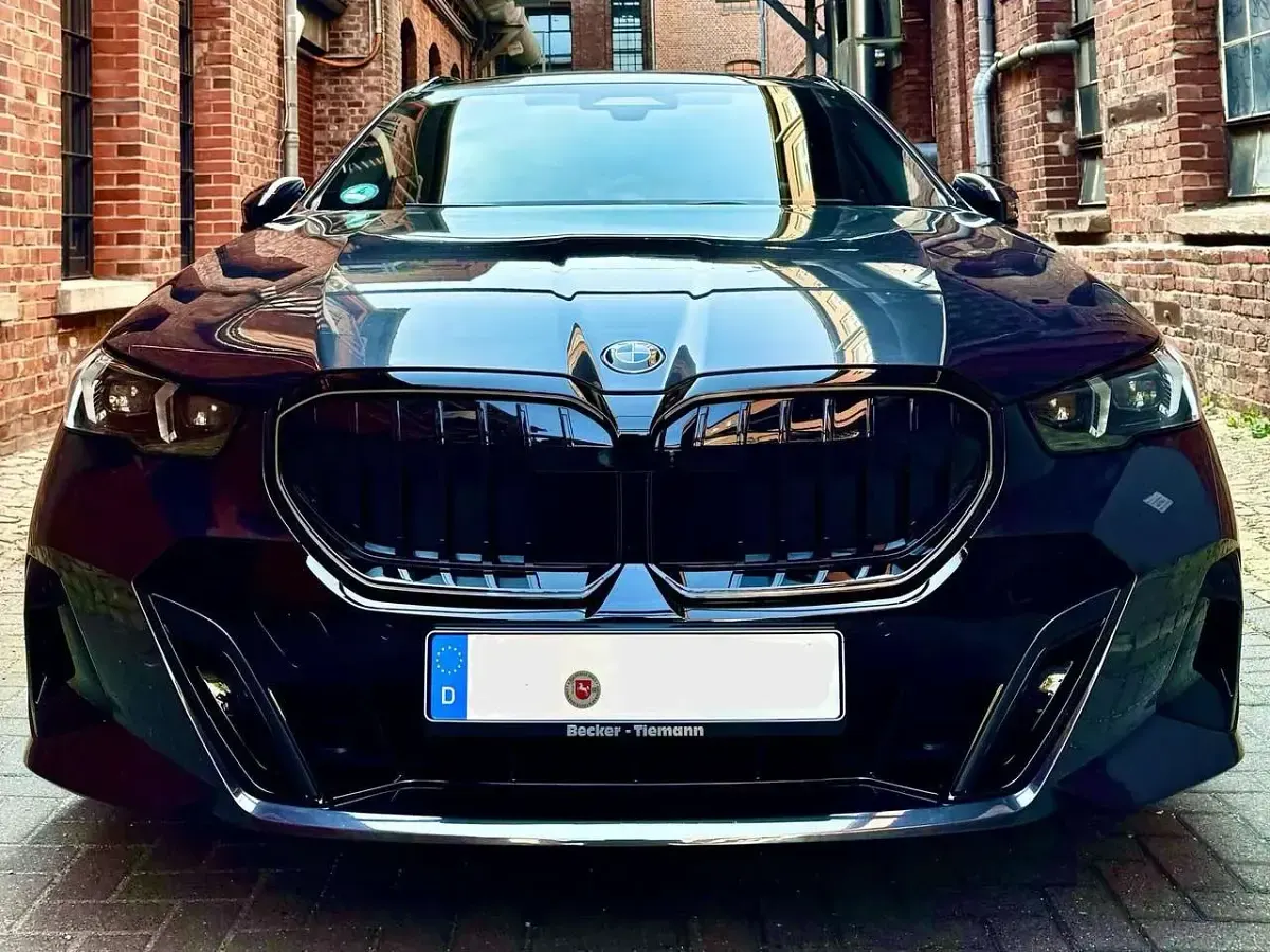 Gebraucht BMW 540 M Sport 303 PS (222 kW) 2025 Grau Kombi