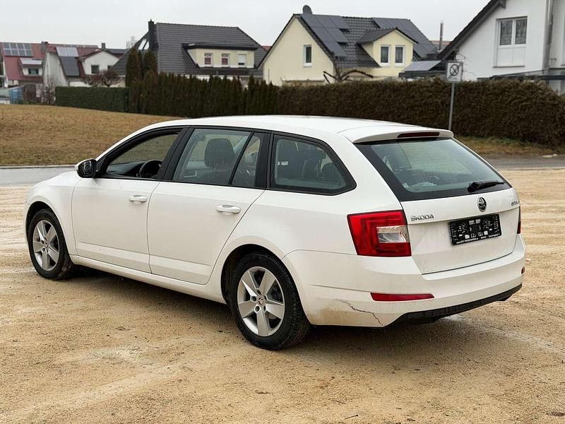 Gebraucht Skoda Octavia 140 PS (102 kW) 2014 Weiß Kombi