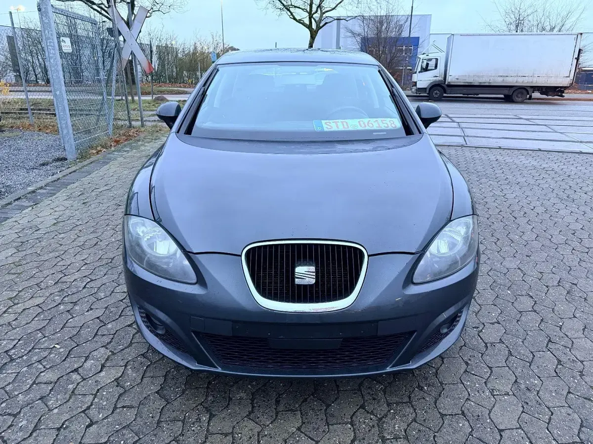 Gebraucht Seat Leon Reference 125 PS (91 kW) 2011 Grau Kleinwagen
