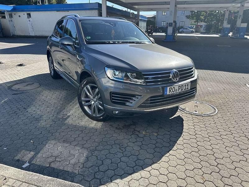 Grau Gebraucht 2015 VW Touareg Terrain Tech SUV | 17.400 € (Teuer) - Bild 1/4