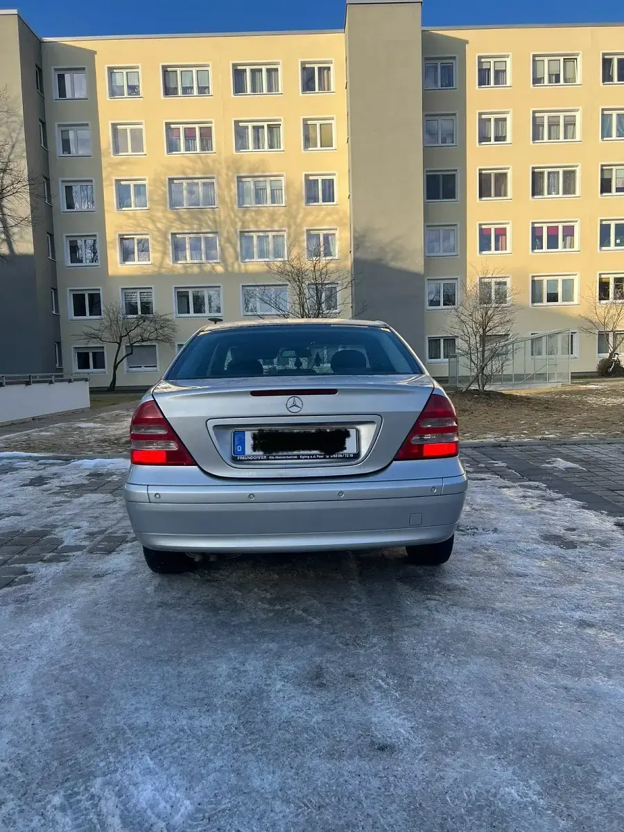 Gebraucht Mercedes C180 129 PS (94 kW) 2001 Silber Limousine