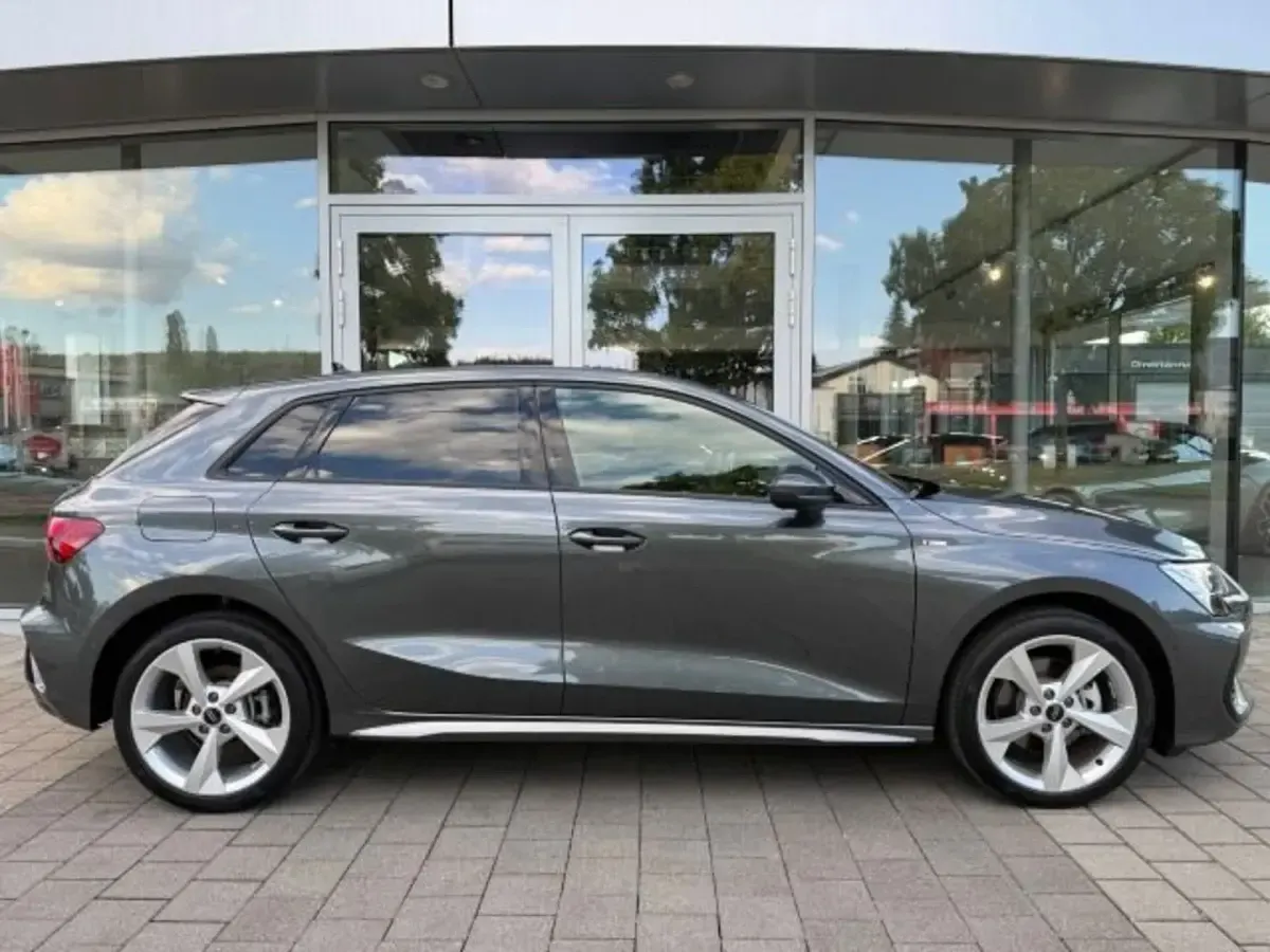 Gebraucht Audi A3 S-Line 204 PS (150 kW) 2025 Grau Limousine