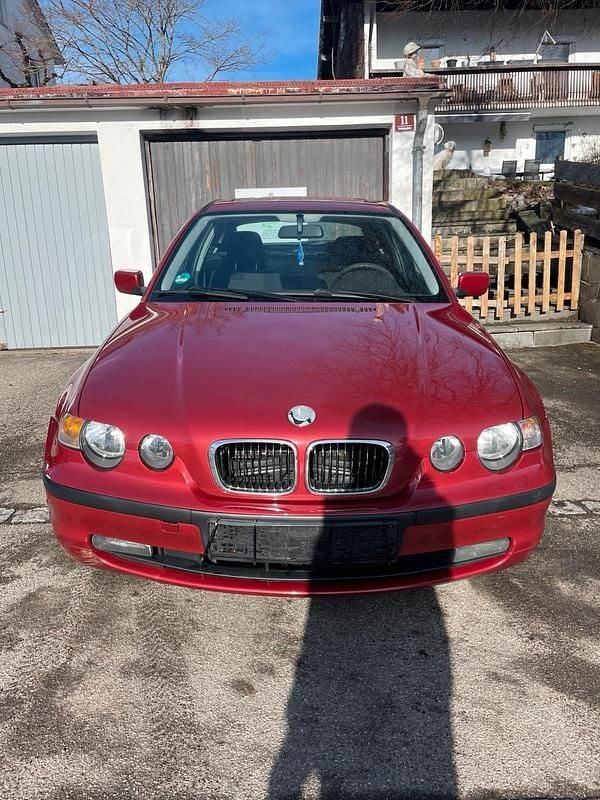 Rot Gebraucht 2004 BMW 316 Coupé | 690 € (Guter Preis) - Bild 1/4