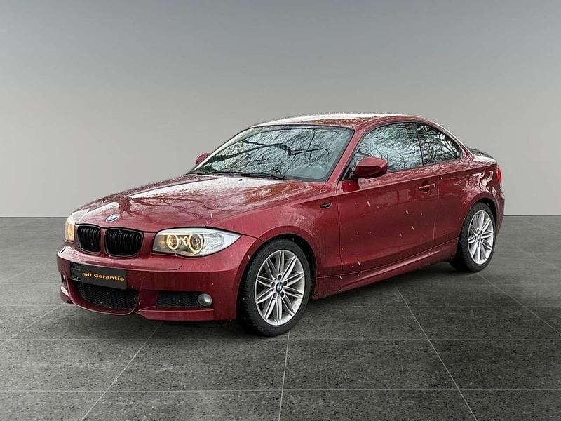 Rot Gebraucht 2011 BMW 118 Coupé M Sport Coupé | 7.750 € (Guter Preis) - Bild 1/4