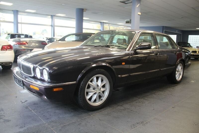 Gebraucht Jaguar XJ8 284 PS (208 kW) 1997 Violett Limousine