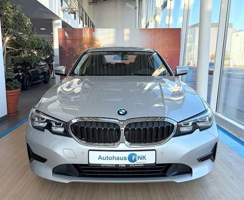 Gebraucht BMW 330 Advantage 258 PS (189 kW) 2020 Silber Limousine