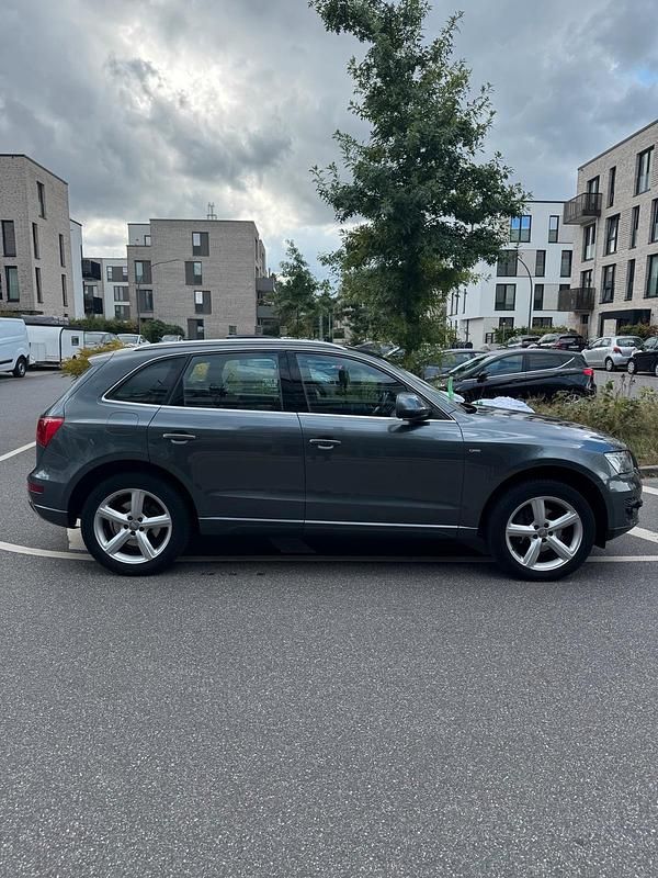 Grau Gebraucht 2012 Audi Q5 S-Line SUV | 9.450 € (Guter Preis) - Bild 1/4