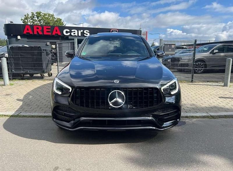 Gebraucht Mercedes GLC200 197 PS (144 kW) 2019 Obsidianschwarz SUV