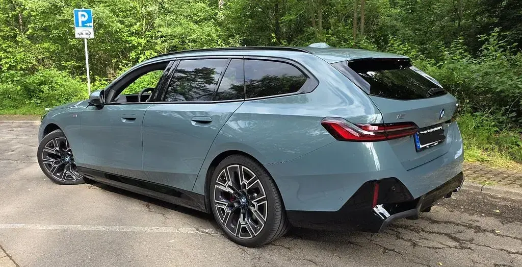 Gebraucht BMW i5 Performance 250 kW (340 PS) 2024 Grün Kombi