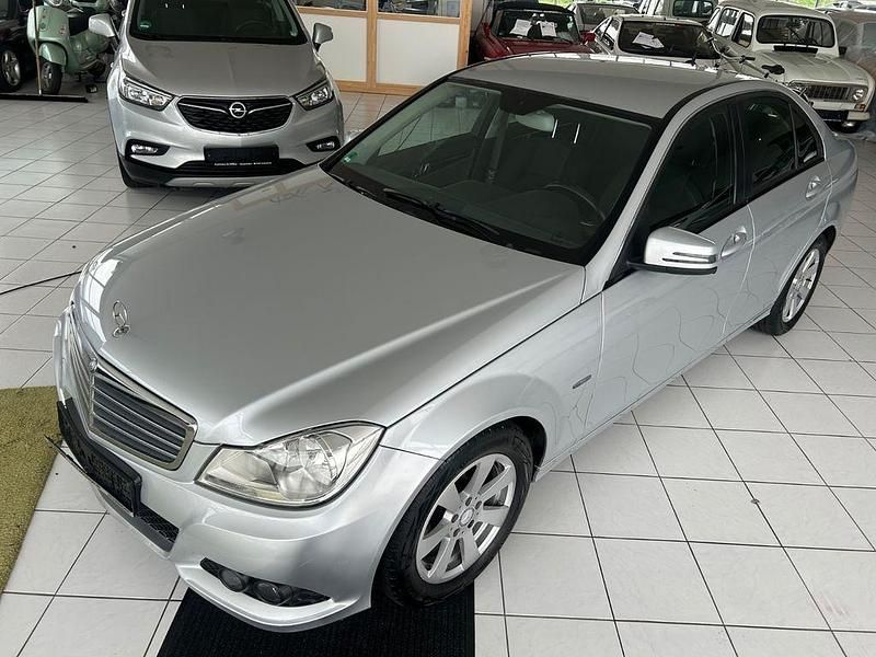 Gebraucht Mercedes C180 156 PS (114 kW) 2011 Silber Limousine