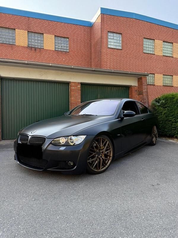 Grau Gebraucht 2006 BMW 335 M Sport Coupé | 14.200 € (Guter Preis) - Bild 1/4