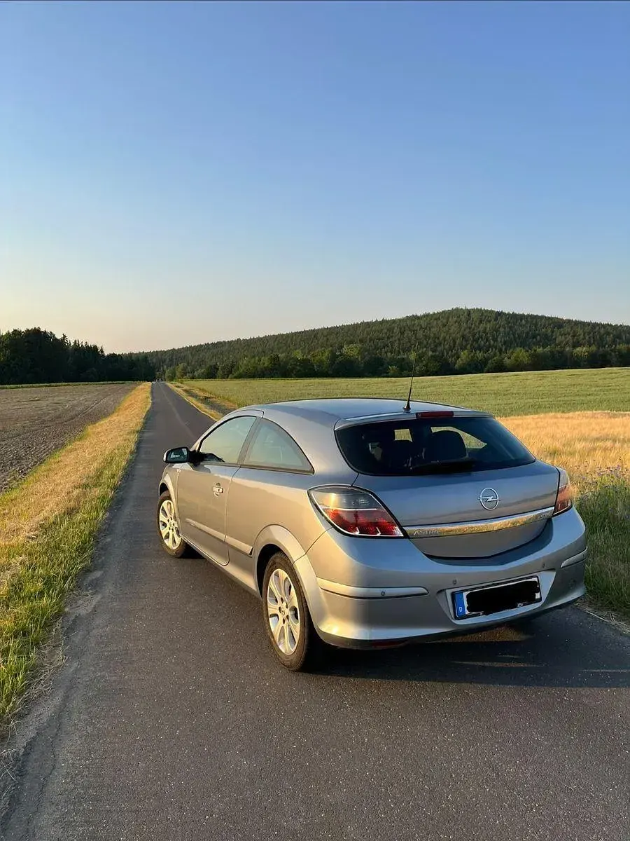 Gebraucht Opel Astra Edition 116 PS (85 kW) 2008 Silber Cabrio