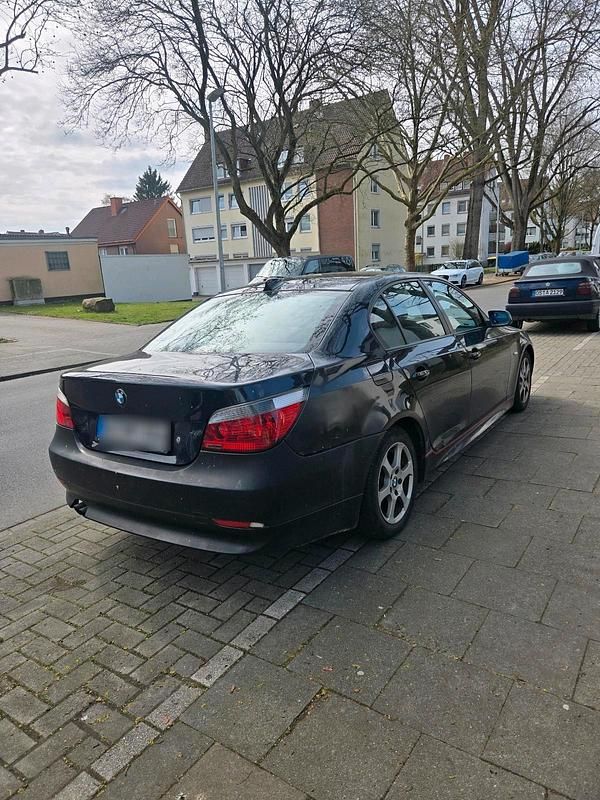 Gebraucht BMW 525 218 PS (160 kW) 2006 Blau Limousine