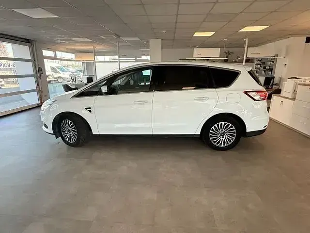 Używany Ford S-MAX Titanium 190 KM (139 kW) 2019 Biały Minivan