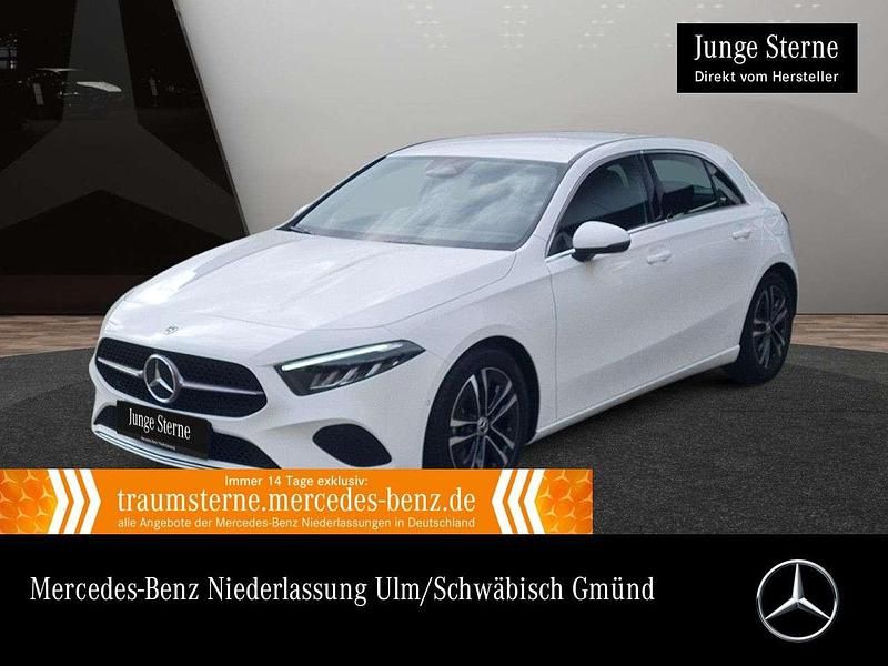 Weiß Gebraucht 2024 Mercedes A180 Advanced Limousine | 27.290 € (Guter Preis) - Bild 1/3