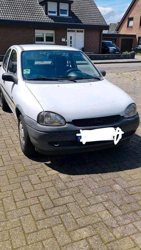 Weiß Gebraucht 2005 Opel Corsa Kleinwagen | 600 € (Superpreis) - Bild 1/4