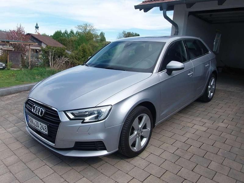 Second-hand Audi A3 Basis 116 CP (85 kW) 2019 Argintiu Berlinǎ