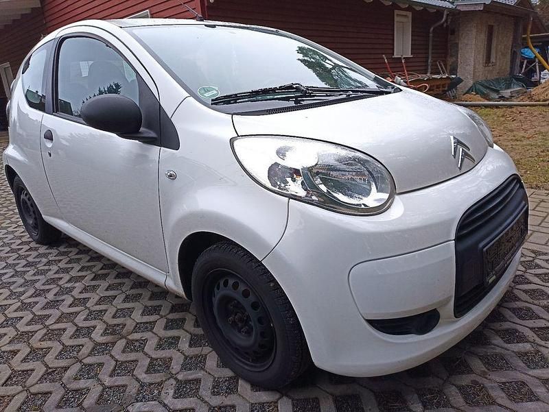 Weiß Gebraucht 2011 Citroën C1 Advance Kleinwagen | 2.250 € (Fairer Preis) - Bild 1/3
