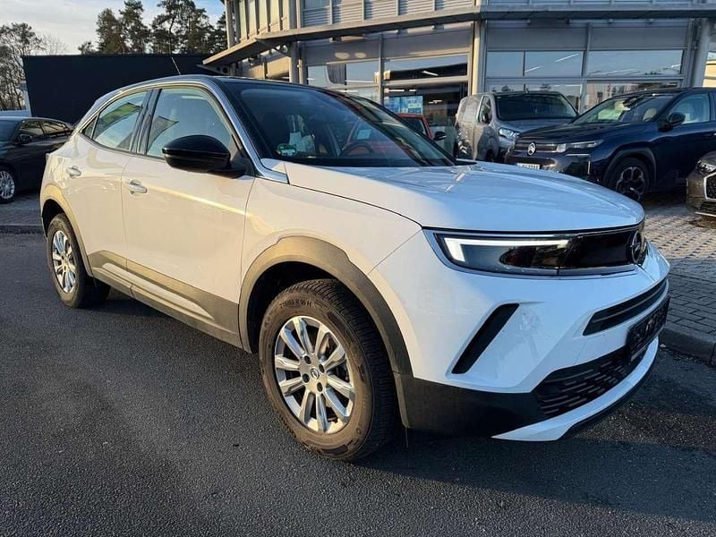 Gebraucht Opel Mokka-e Edition 100 kW (136 PS) 2023 Lack weiss banquise/typ aussen SUV