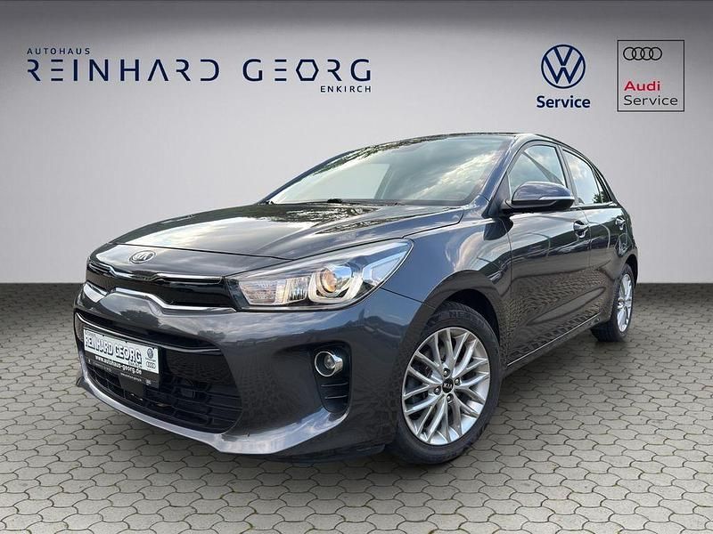 Grau Gebraucht 2018 Kia Rio Spirit Limousine | 8.800 € (Fairer Preis) - Bild 1/4