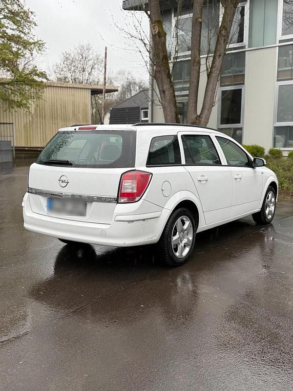 Second-hand Opel Astra 110 CP (80 kW) 2009 Alb Break