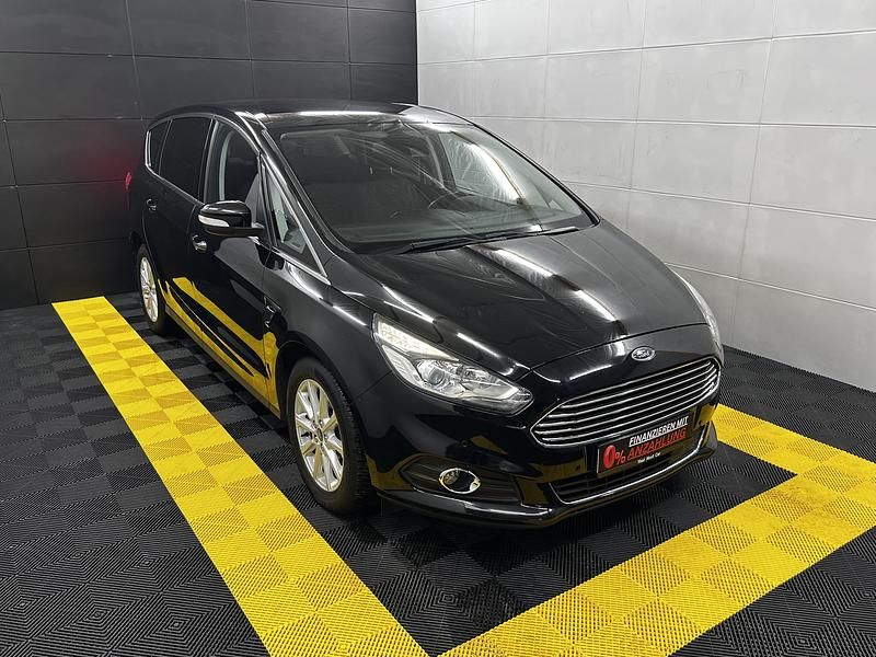 Gebraucht Ford S-MAX Titanium 150 PS (110 kW) 2018 Schwarz Van / Kleinbus