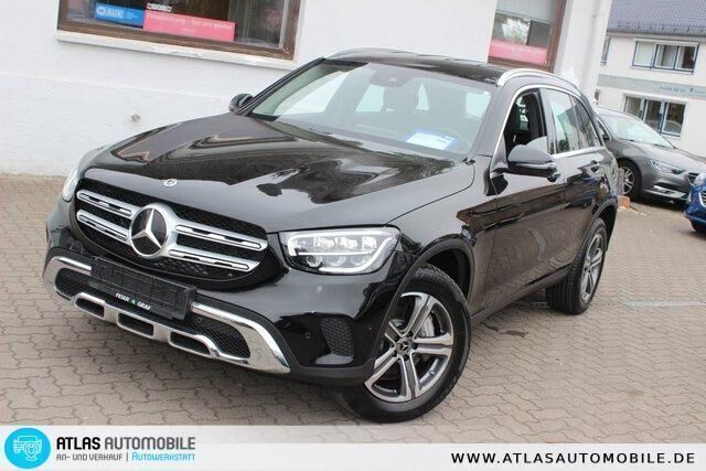 Ung. schwarz unilack Gebraucht 2022 Mercedes GLC300e SUV | 36.990 € (Guter Preis) - Bild 1/4