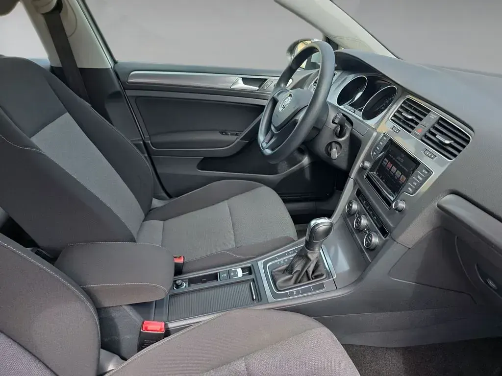 Gebraucht VW Golf VII Trendline 110 PS (80 kW) 2014 Silber Kombi
