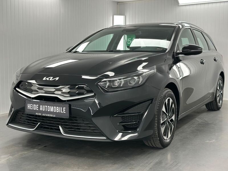Schwarz Gebraucht 2022 Kia Ceed Sportswagon Vision Kombi | 19.990 € (Fairer Preis) - Bild 1/4