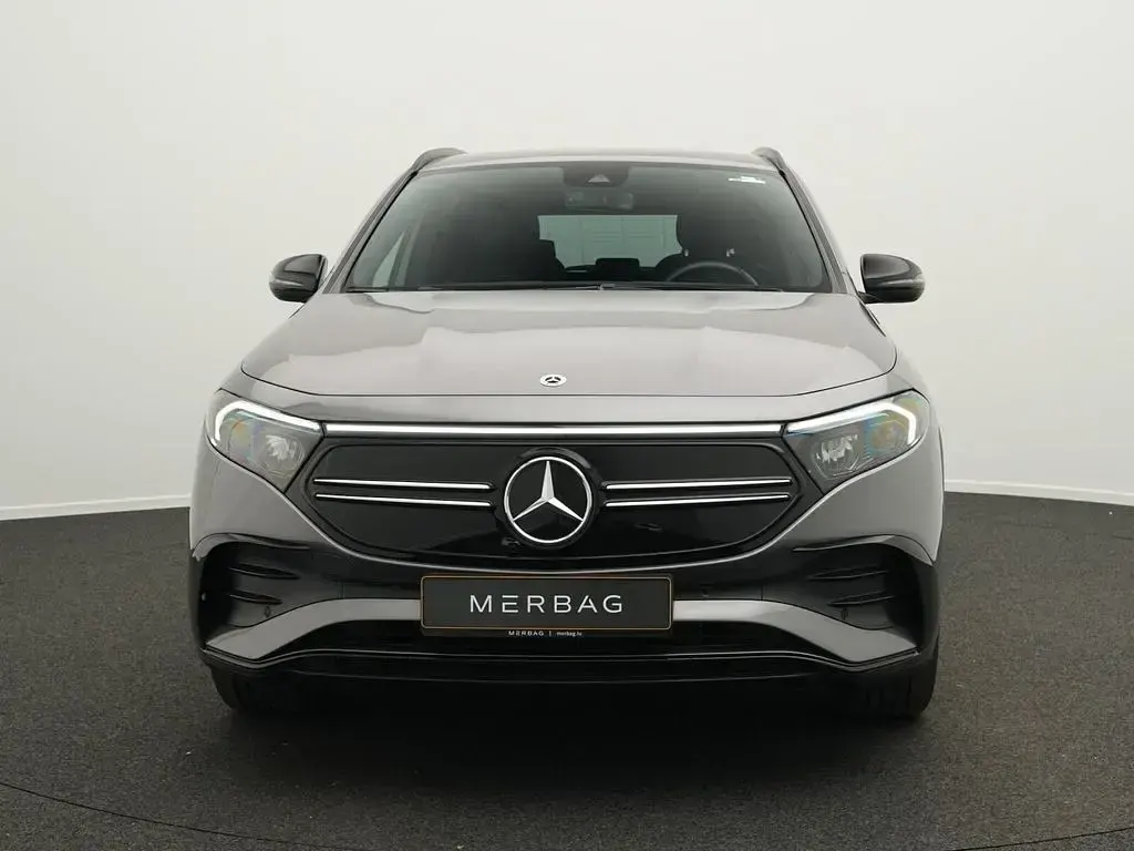 Gebraucht Mercedes EQA300 AMG line 167 kW (228 PS) 2022 Grau SUV