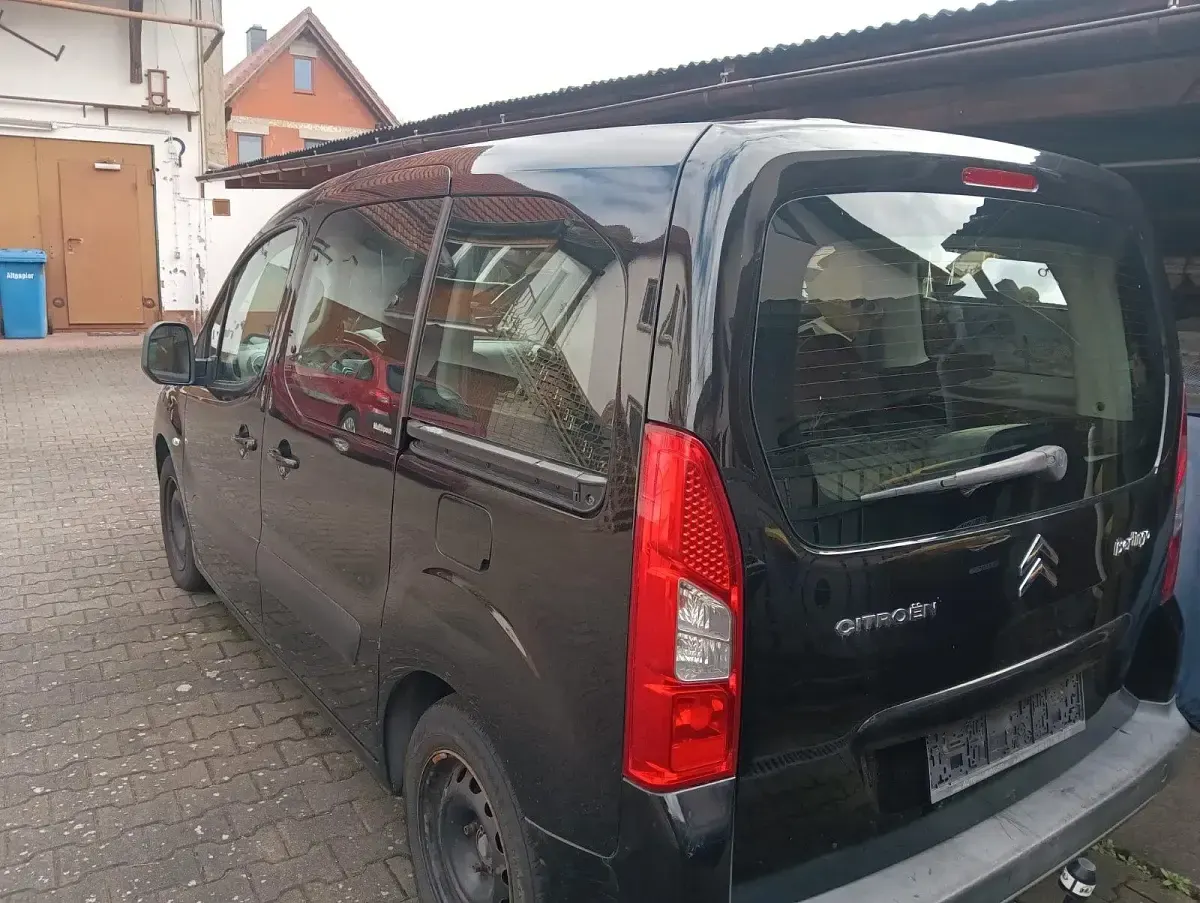 Gebraucht Citroën Berlingo 108 PS (79 kW) 2009 Schwarz Van / Kleinbus