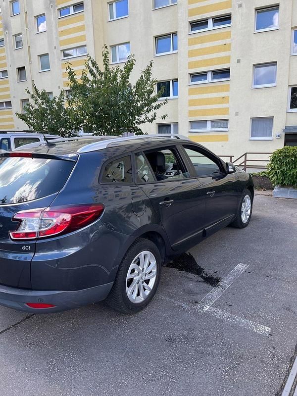 Gebraucht Renault Mégane GrandTour LIMITED 110 PS (80 kW) 2014 Grau Kombi