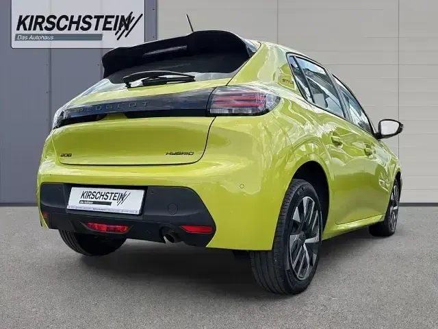 Gebraucht Peugeot 208 Style 101 PS (74 kW) 2025 Gelb Kleinwagen