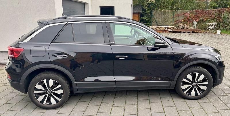 Gebraucht VW T-Roc Move 110 PS (80 kW) 2024 Schwarz SUV