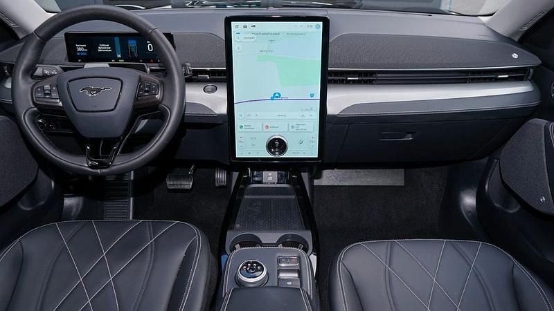 Gebraucht Ford Mustang Mach-E 197 kW (269 PS) 2021 Iridium schwarz mica SUV