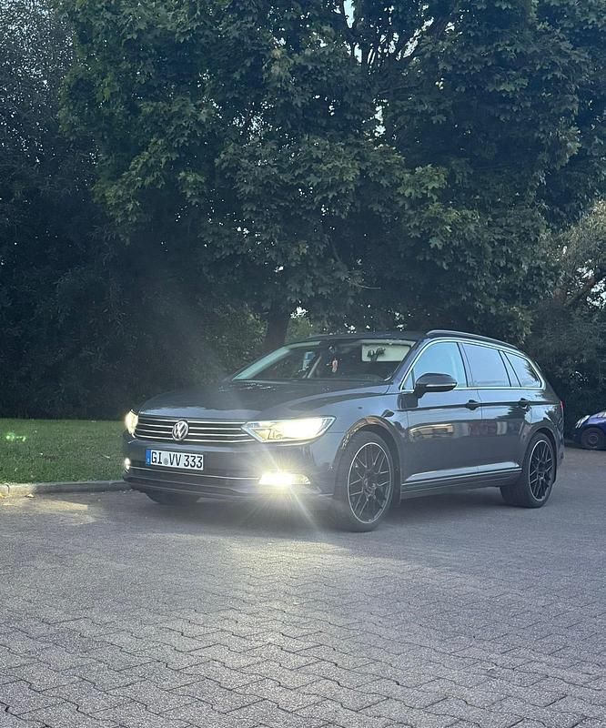 Grau Gebraucht 2016 VW Passat Kombi | 10.499 € (Superpreis) - Bild 1/4