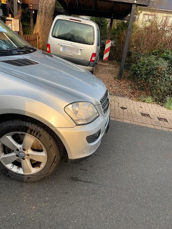 Gebraucht Mercedes ML420 306 PS (225 kW) 2007 Silber SUV