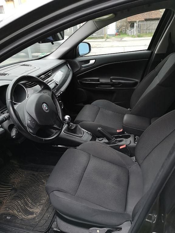 Gebraucht Alfa Romeo Giulietta 170 PS (125 kW) 2011 Braun Kleinwagen
