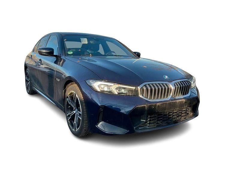 Blau Gebraucht 2022 BMW 320e M Sport Limousine | 29.341 € (Fairer Preis) - Bild 1/4