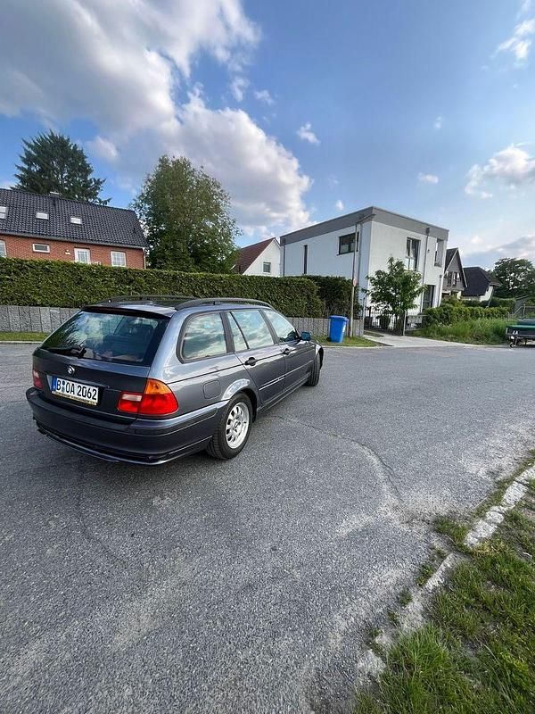 Gebraucht BMW 316 116 PS (85 kW) 2003 Grau Kombi