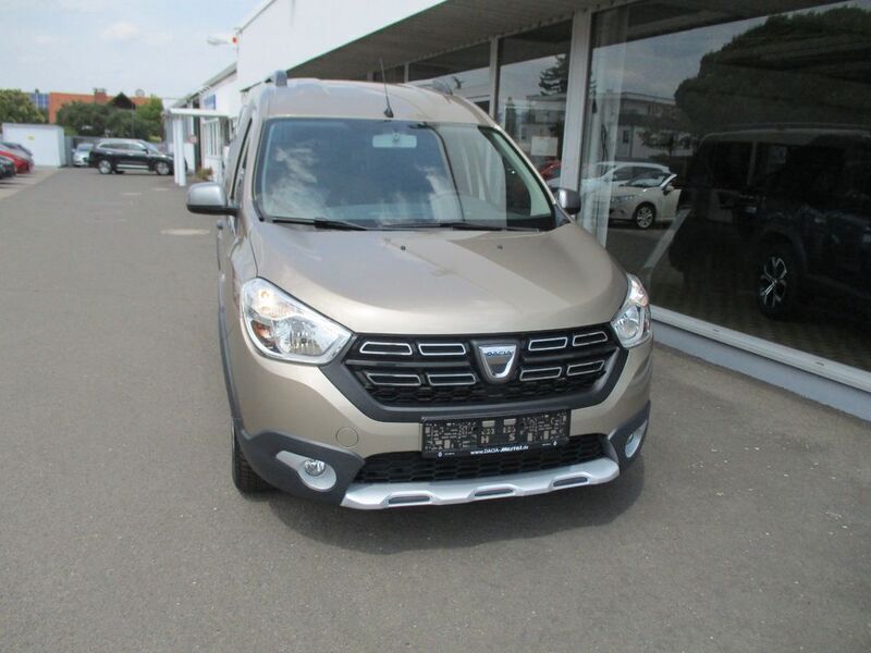 Beige Gebraucht 2019 Dacia Dokker Stepway Van | 14.500 € (Etwas zu teuer) - Bild 1/4