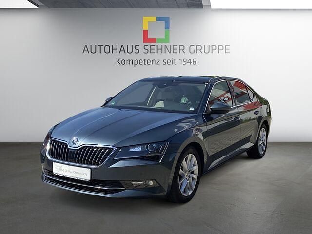 Gebraucht Skoda Superb Style 190 PS (139 kW) 2019 Quarzgrau metallic (grau) met. quarzgrau metallic (grau) met. Limousine