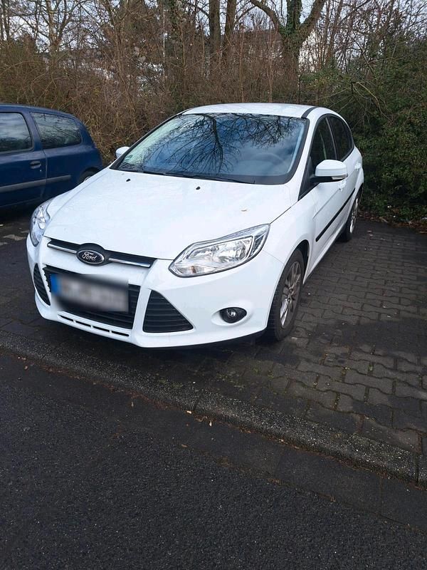 Usata Ford Focus 125 CV (91 kW) 2013 Bianco Berlina